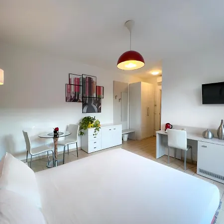 מלון Rossovino 3*