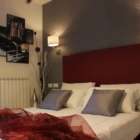 Rossovino 3* קומו