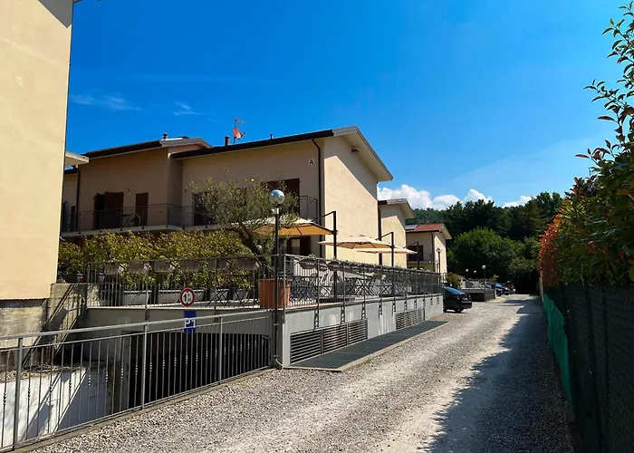 科莫罗索维诺酒店 科莫