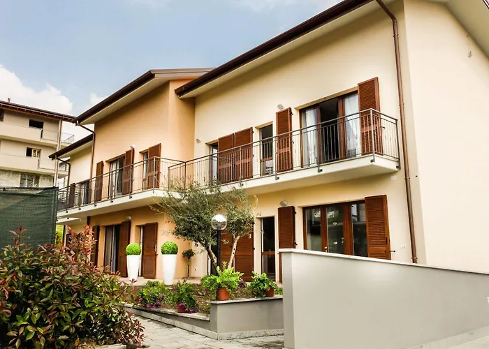 科莫罗索维诺酒店 3* 科莫